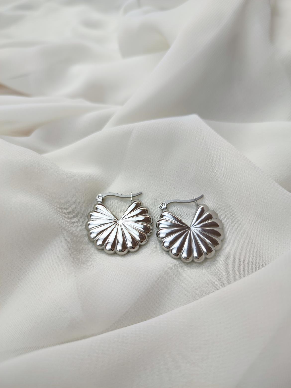 IMG_20240401_112131 Daisy Silver - Image 1