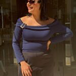 Μπλούζα μπλε με εγκράφα