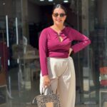 Μπούζα με χρυσή λεπτομέρεια μπορντώ