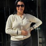 Ζακέτα λευκή χρυσά κουμπιά