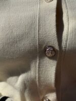 Ζακέτα λευκή χρυσά κουμπιά - Image 4