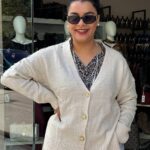 Ζακέτα με πέρλες στον ώμο λεύκη