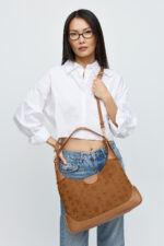 Victoria Brown - Image 5